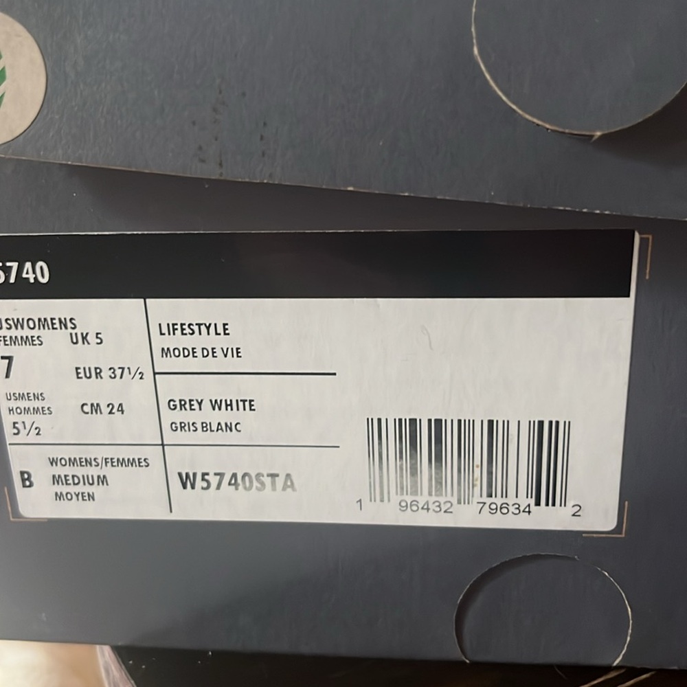 Barely Used In Great Condition Woman’s Size 7 Nb5… - image 6